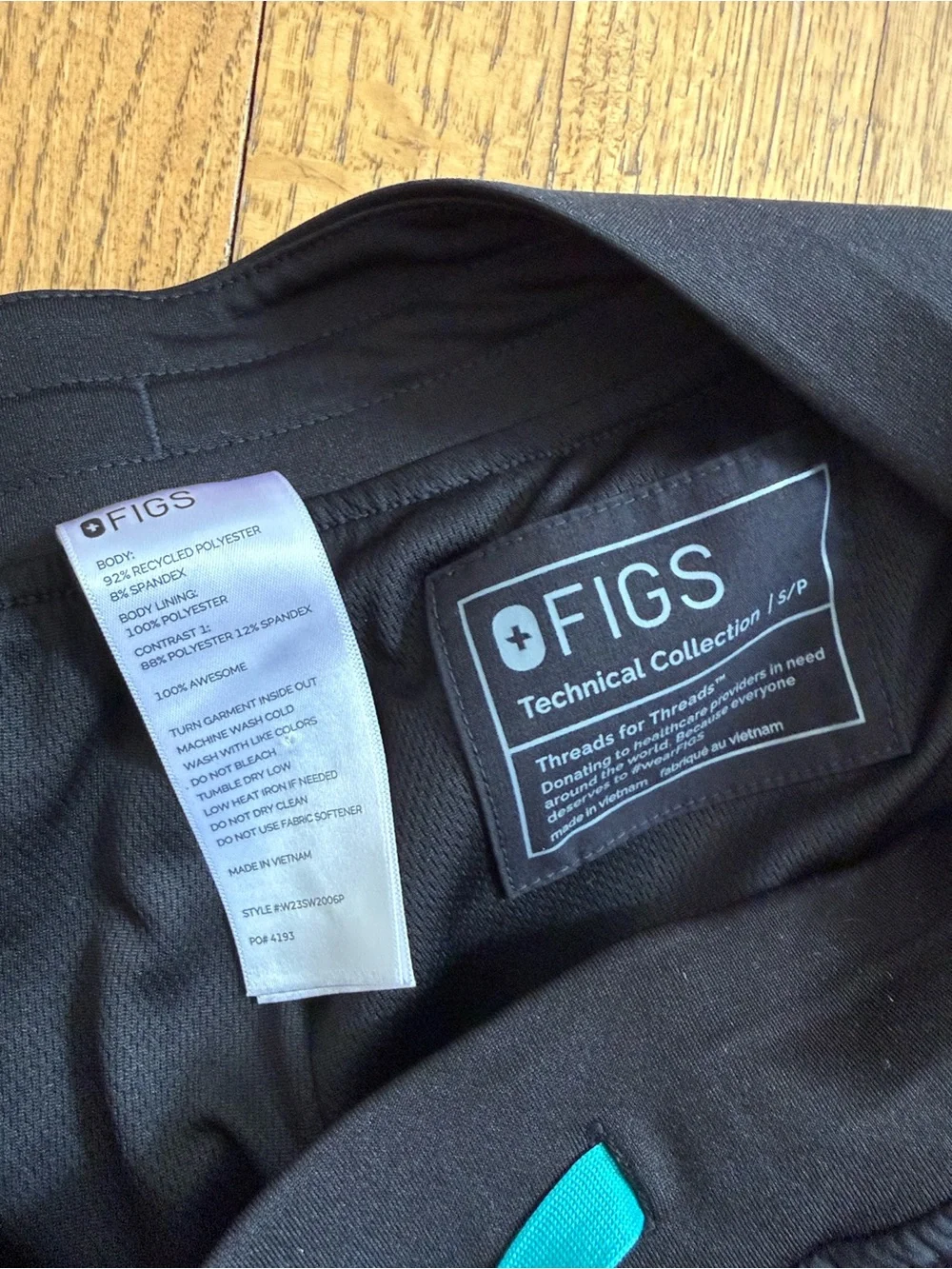 FIGS Yola Technical Collection Black Straight Skinny Scrub Pants Size Small - Picture 3 of 4